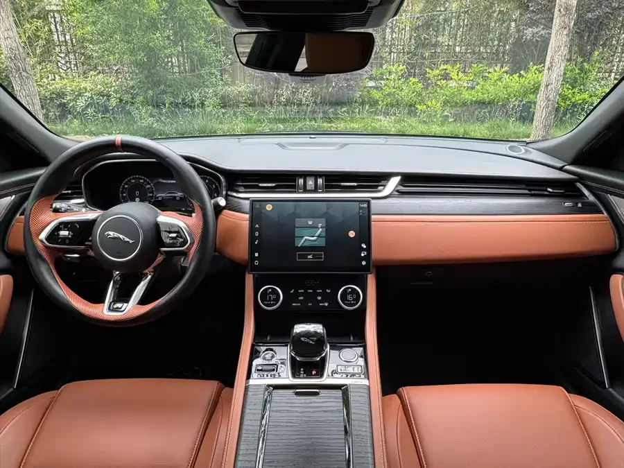 Jaguar XFL
