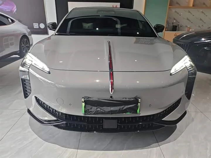 Hongqi EH7