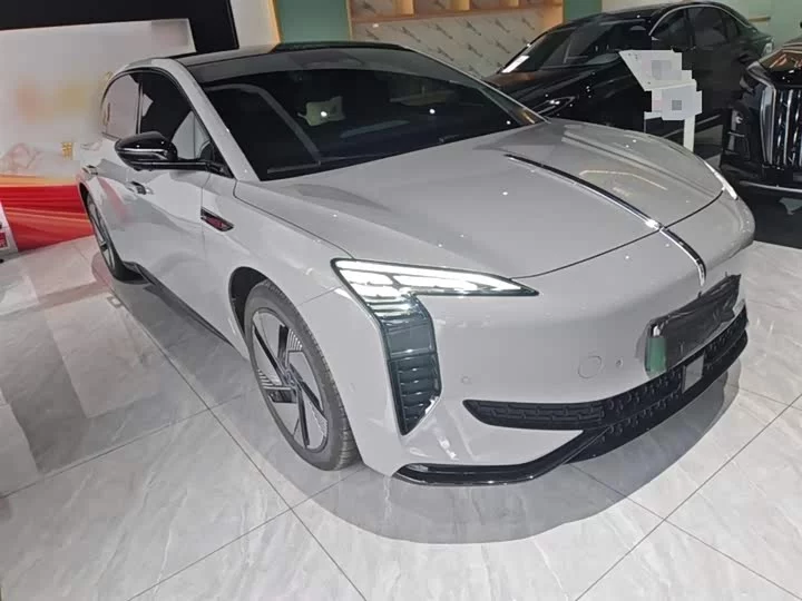 Hongqi EH7