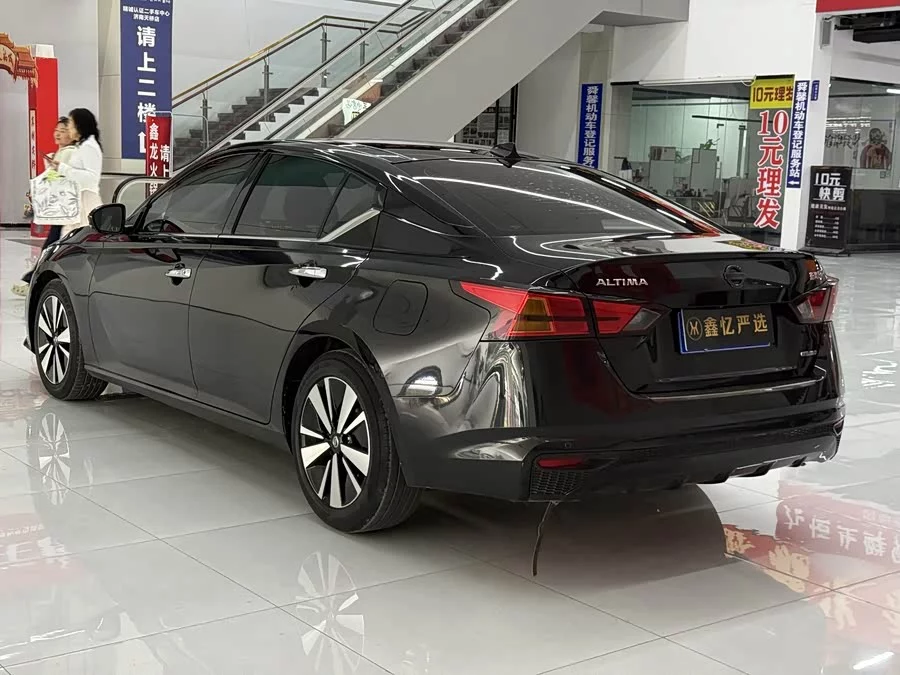 Nissan Teana