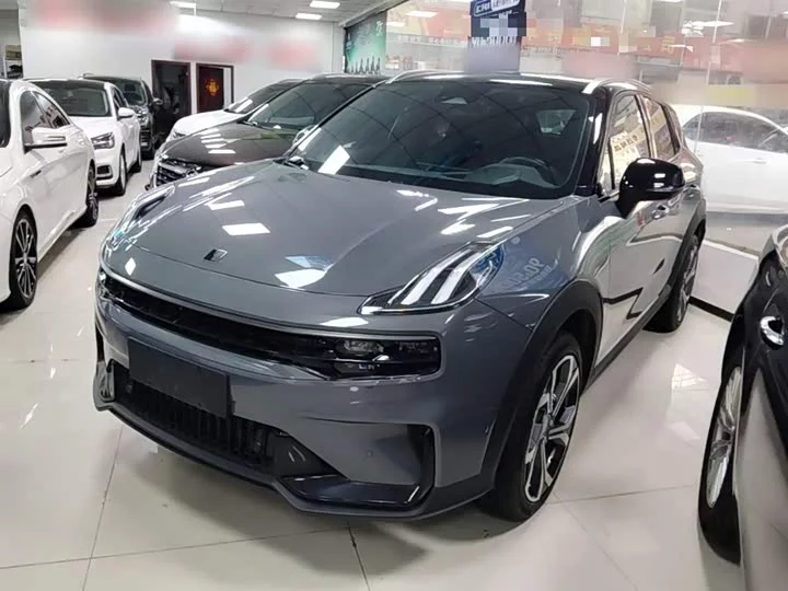 Lynk & Co 06