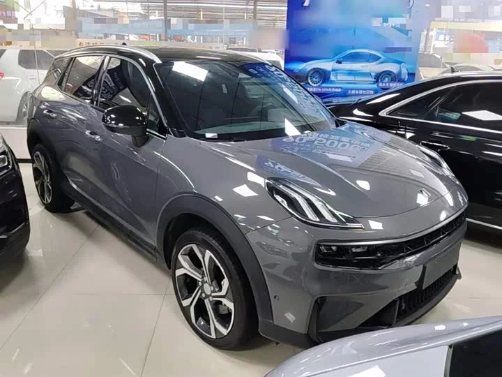 Lynk & Co 06