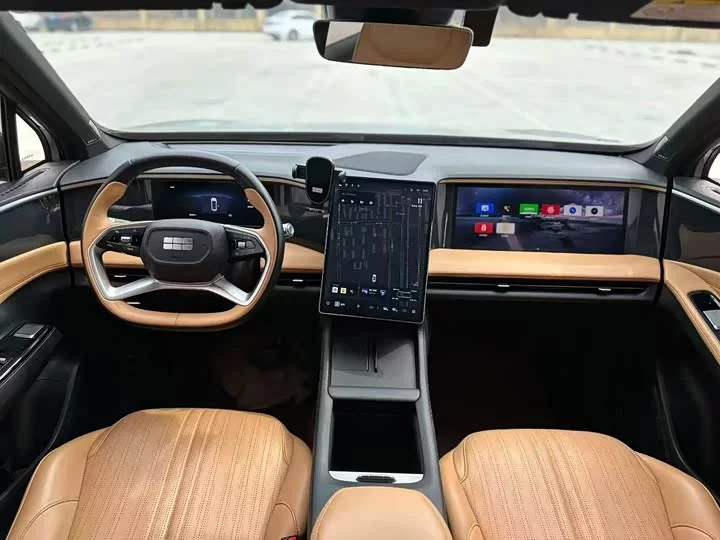 Geely Galaxy L7