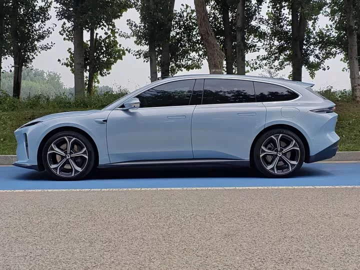 NIO ET5T