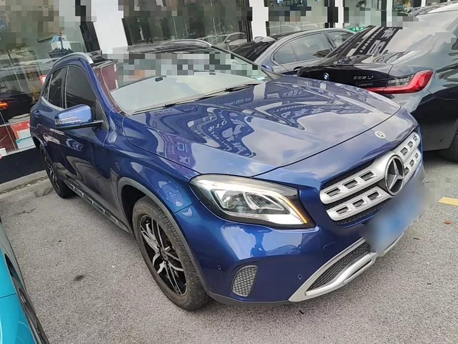 Mercedes Benz GLA