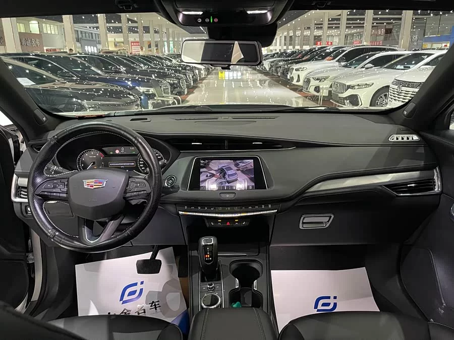 Cadillac XT4