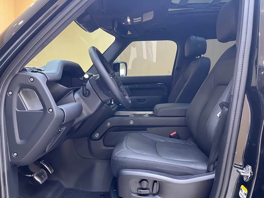Land Rover guard
