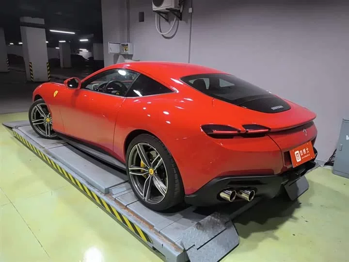 ferrari Roma