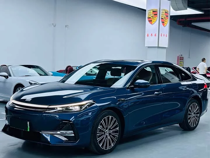 Geely Galaxy A7 EM