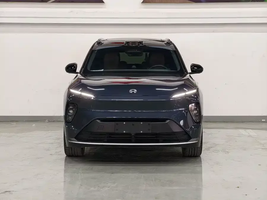 NIO ES8