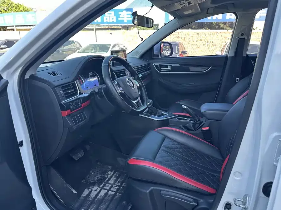 Dongfeng Fengxing T5