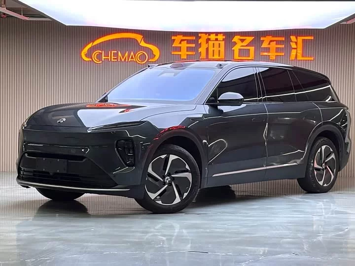 NIO ES8