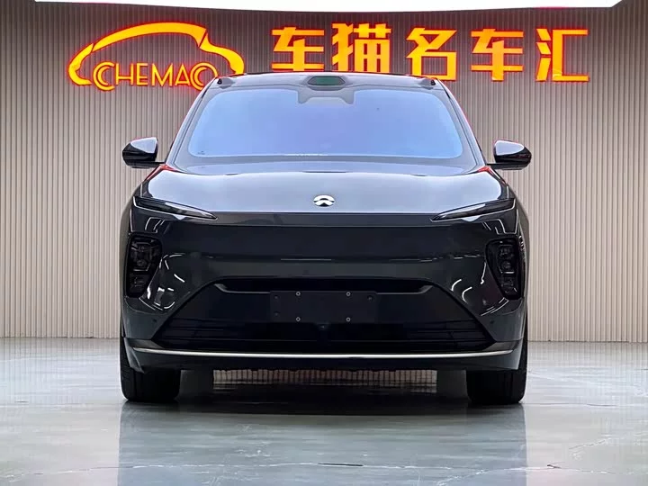NIO ES8