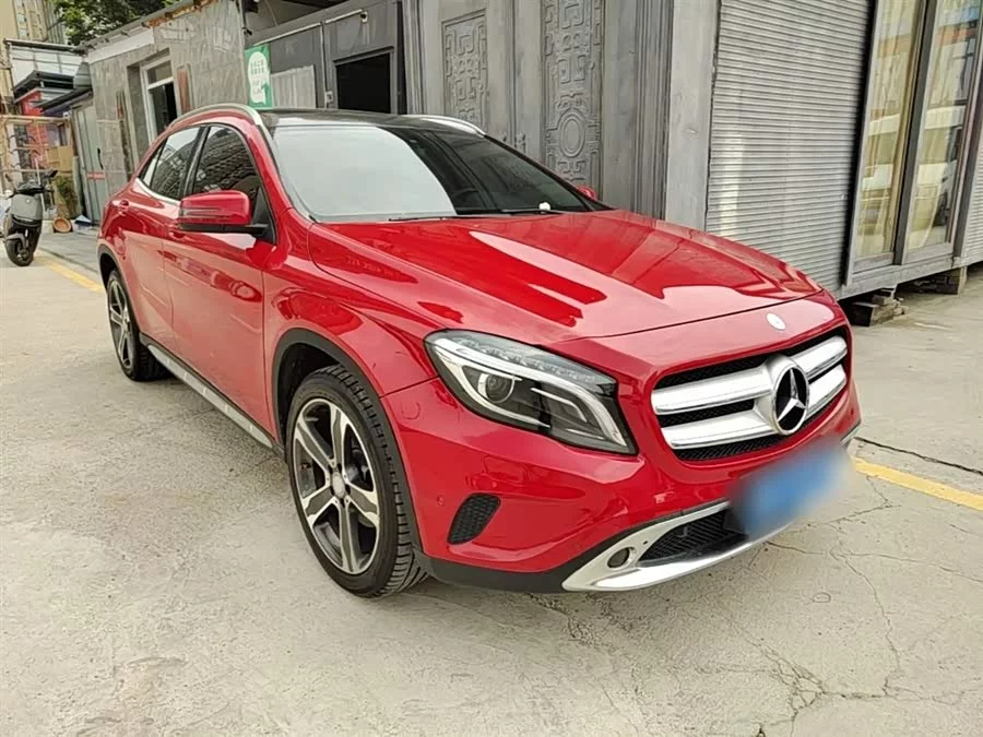 Mercedes Benz GLA