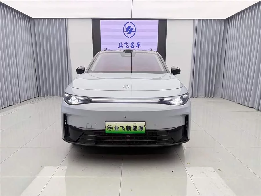 Leapmotor C16