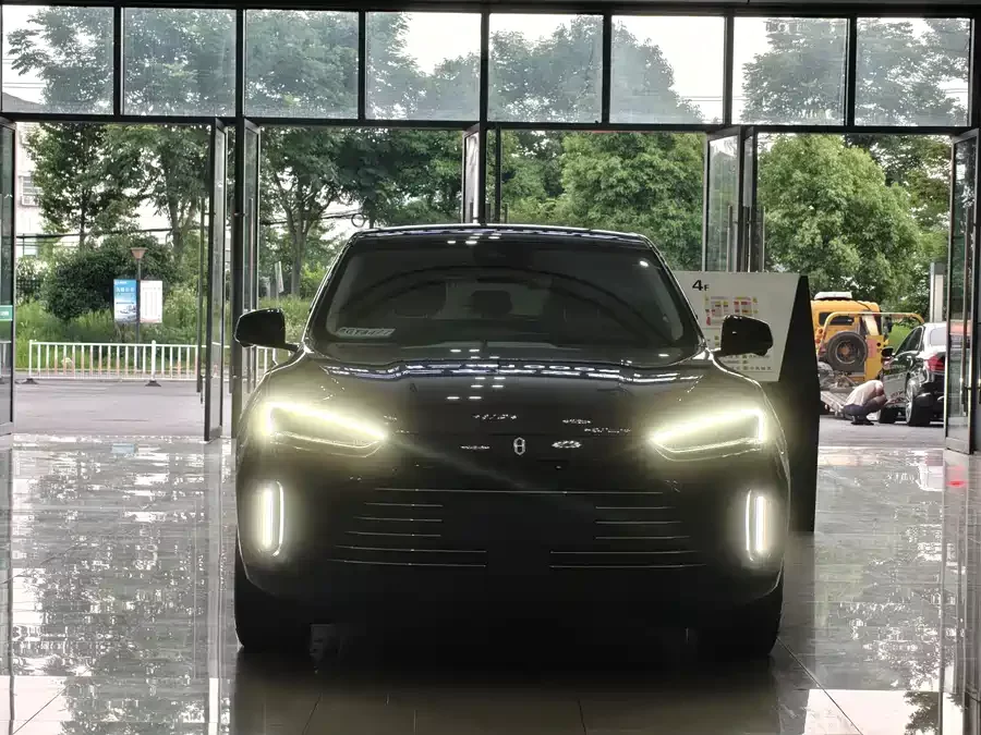 AITO Wenjie M5