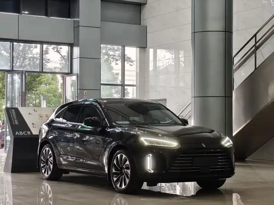 AITO Wenjie M5