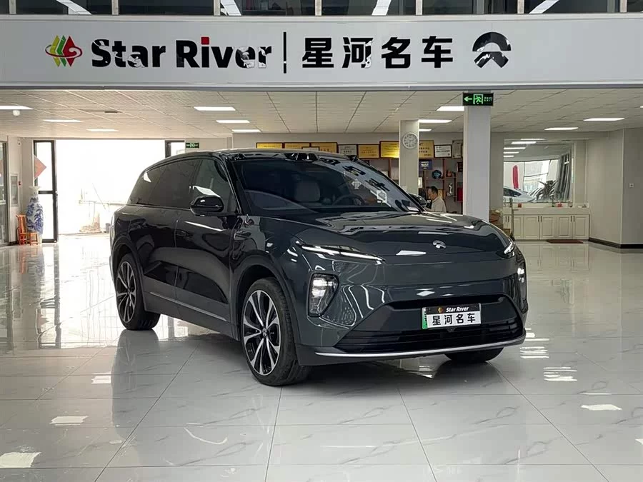 NIO ES8