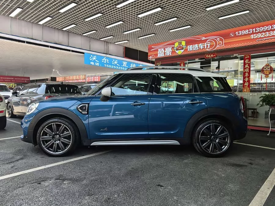 MINI COUNTRYMAN