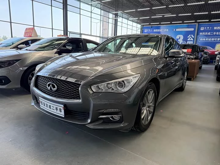 Infiniti Q50L