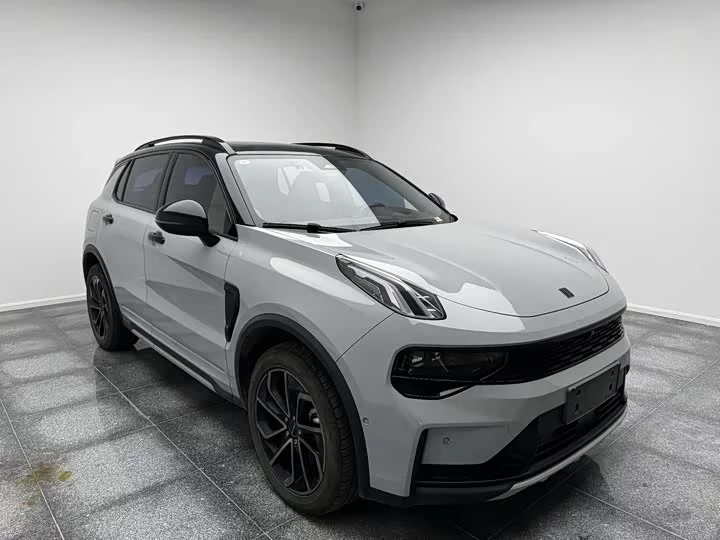 Lynk & Co 01
