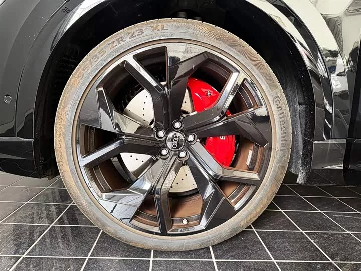 Audi RS Q8