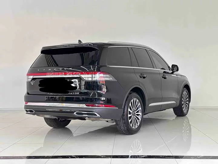 Lincoln aviator