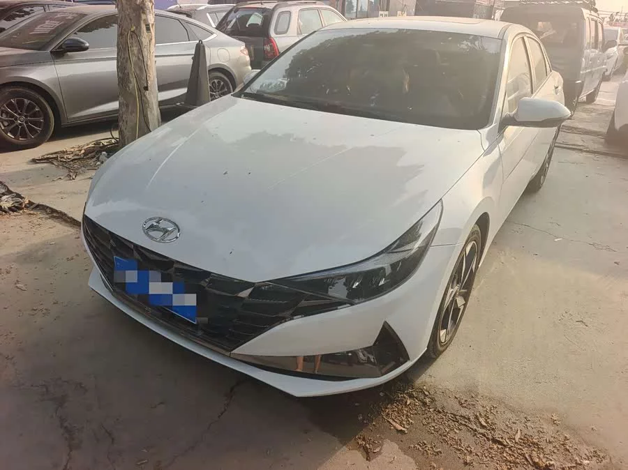 Hyundai Elantra