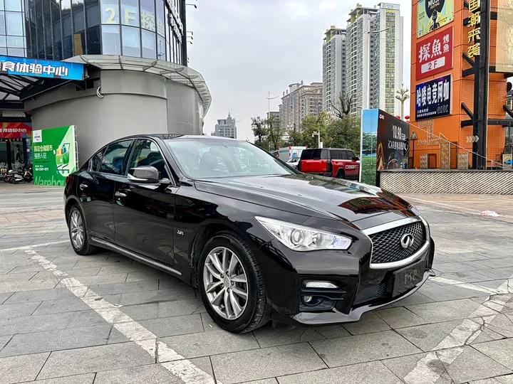 Infiniti Q50L
