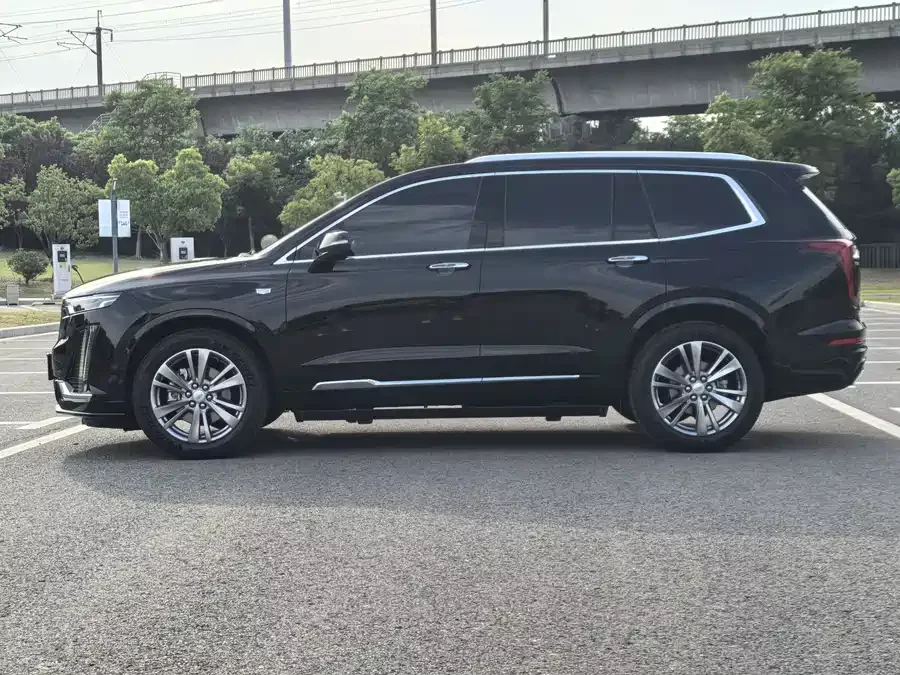 Cadillac XT6