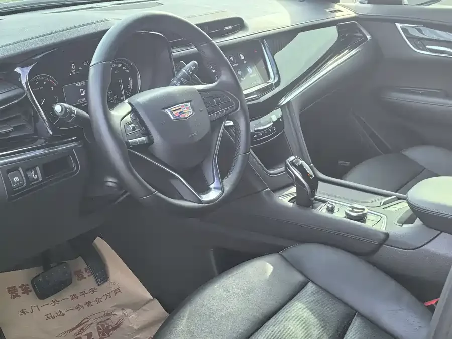 Cadillac XT6