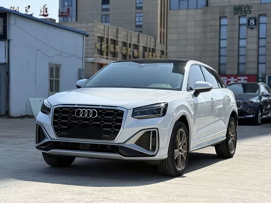 Audi Q2L