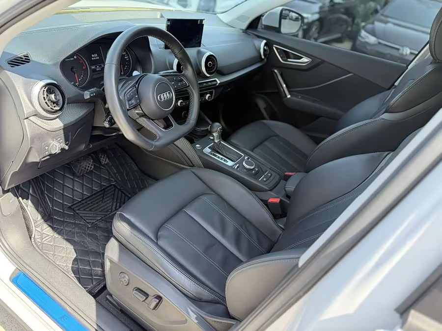 Audi Q2L