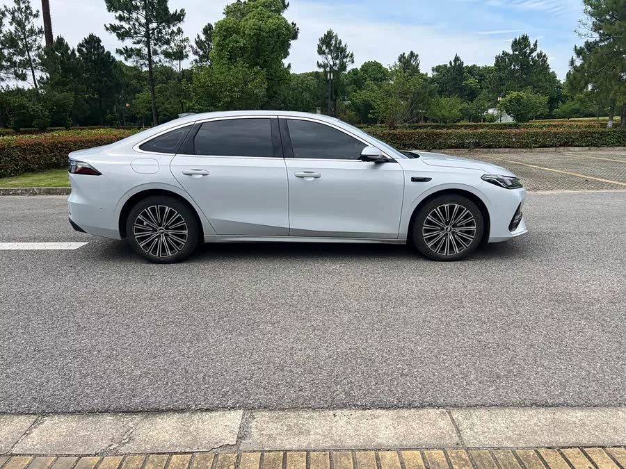 Geely Galaxy A7 EM