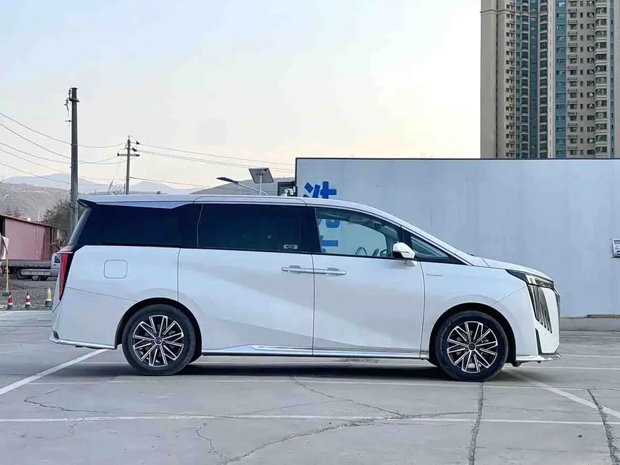 GAC Trumpchi M8