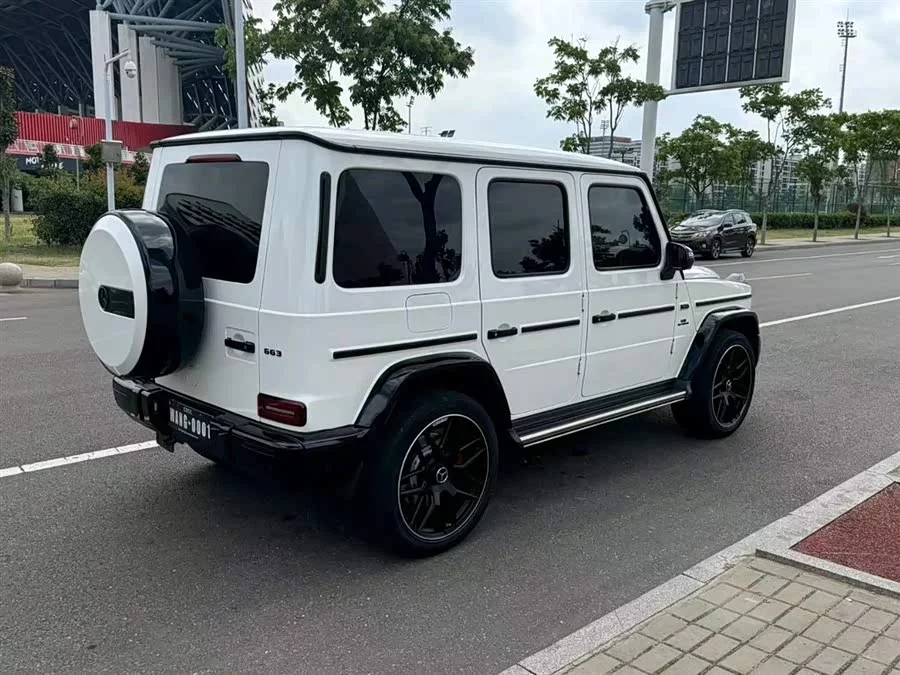 Mercedes Benz G-rated