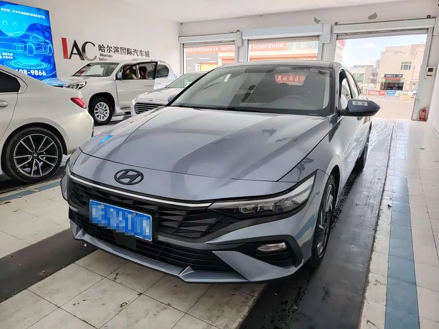 Hyundai Elantra