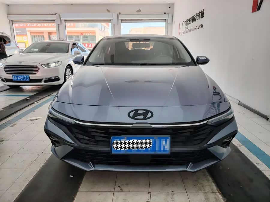 Hyundai Elantra