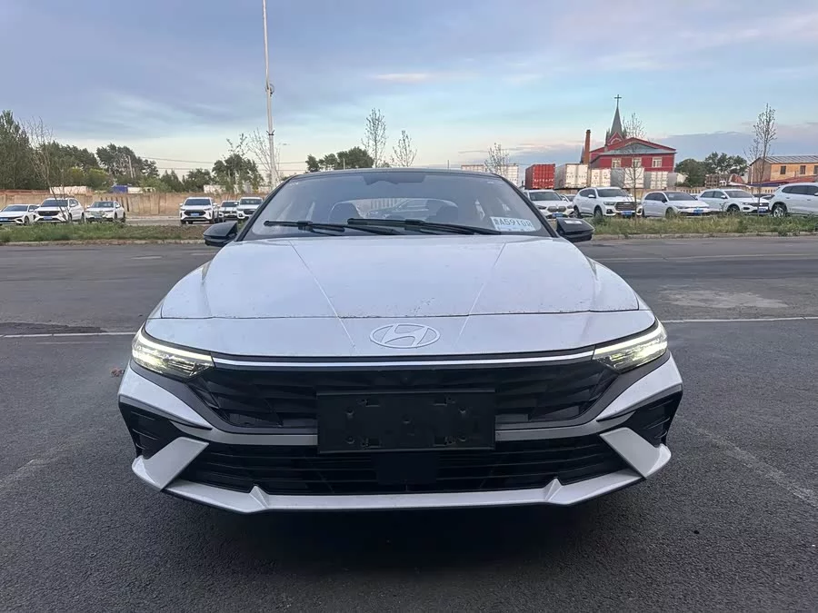 Hyundai Elantra