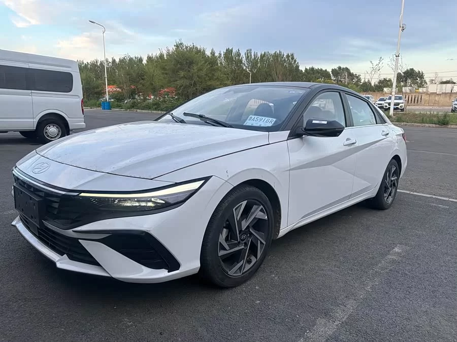 Hyundai Elantra