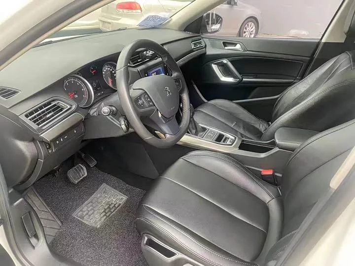 Peugeot 408
