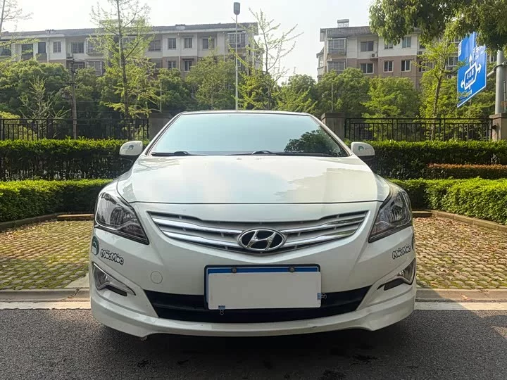 Hyundai Verna RV