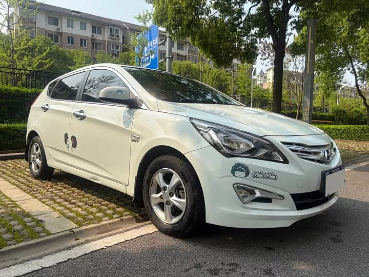 Hyundai Verna RV