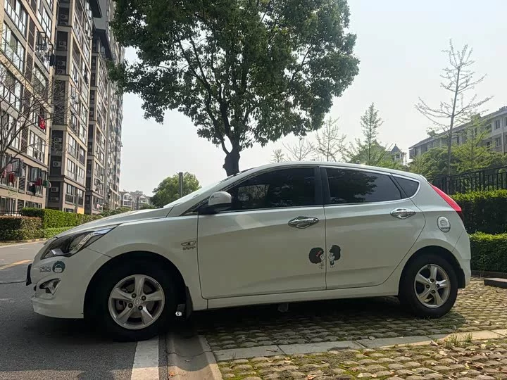 Hyundai Verna RV