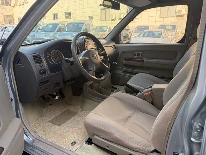 Nissan ZN van