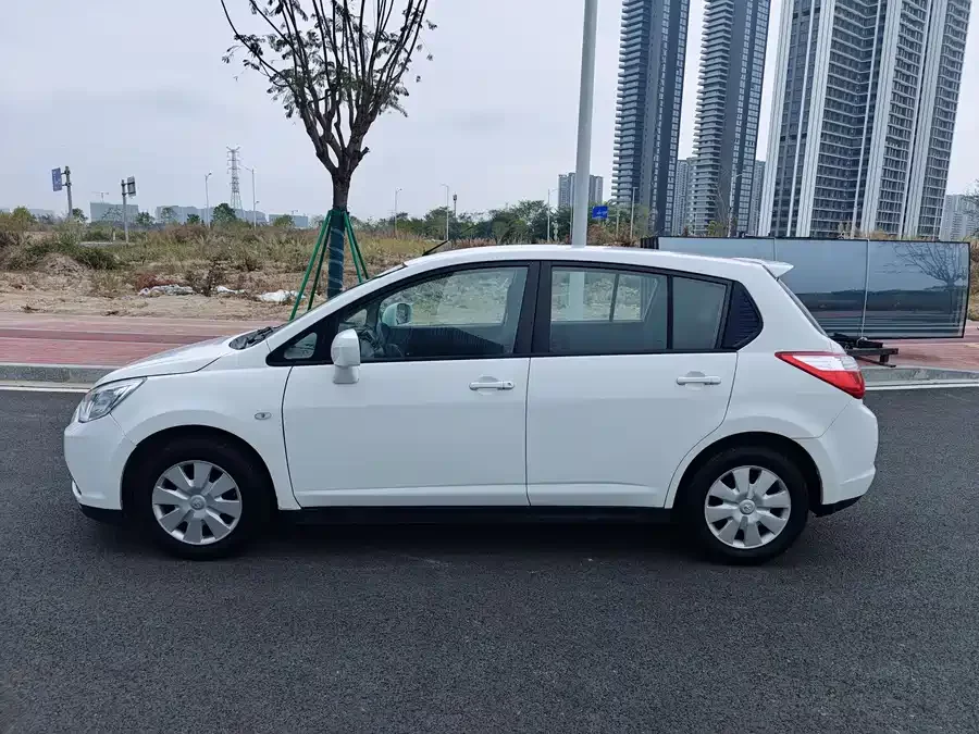 Venucia R50