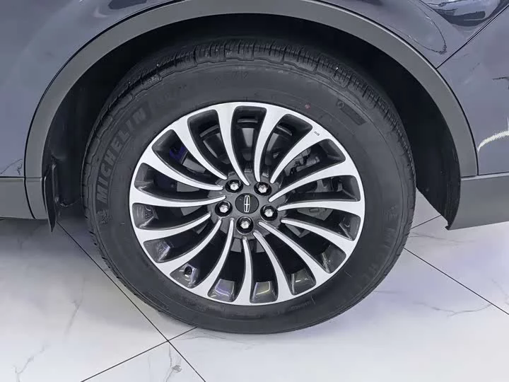 Lincoln aviator