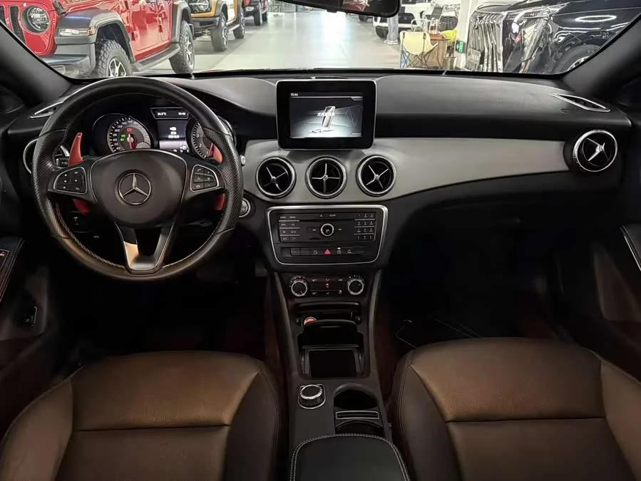 Mercedes-Benz CLA