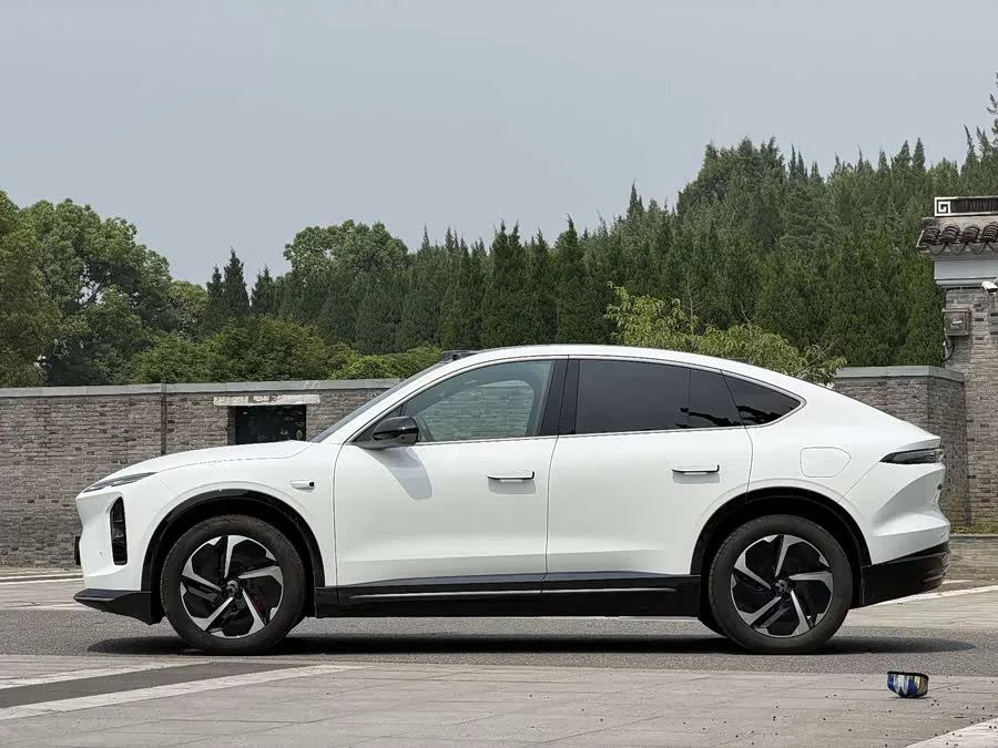 NIO EC6