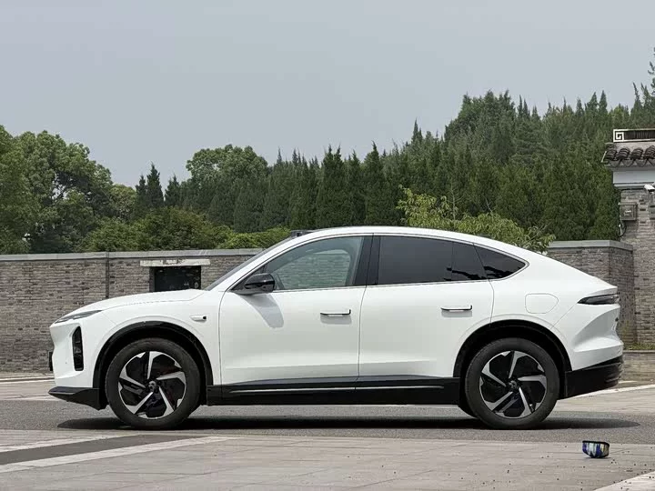 NIO EC6